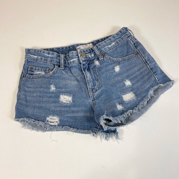 Free People Distressed Denim Cut-off Shorts Blue Size 25 Mid Rise Dark Wash - Picture 1 of 8